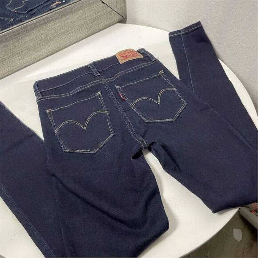 Levi's Women's 720 High Rise Super Skinny Jeans Size 26 Dark Blue